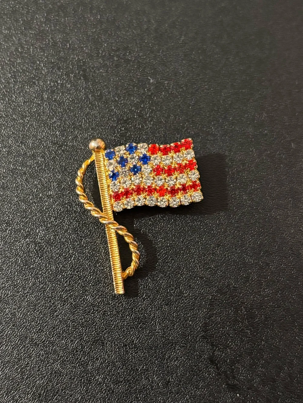 American Flag Rhinestone Brooch Pin Gold Tone Red White Blue USA